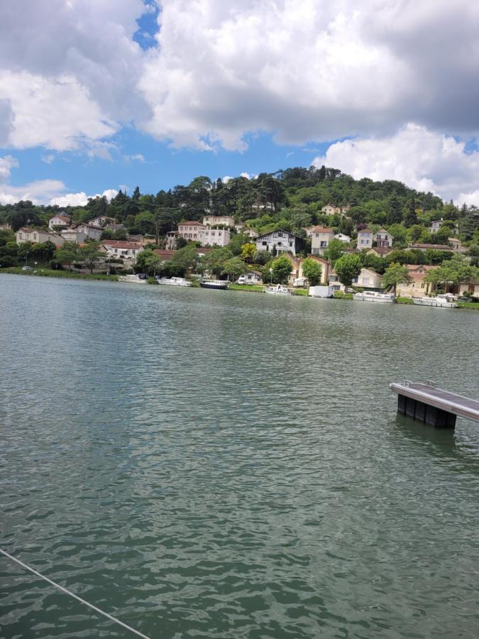 Un Air De Vacances Layrac Luaran gambar